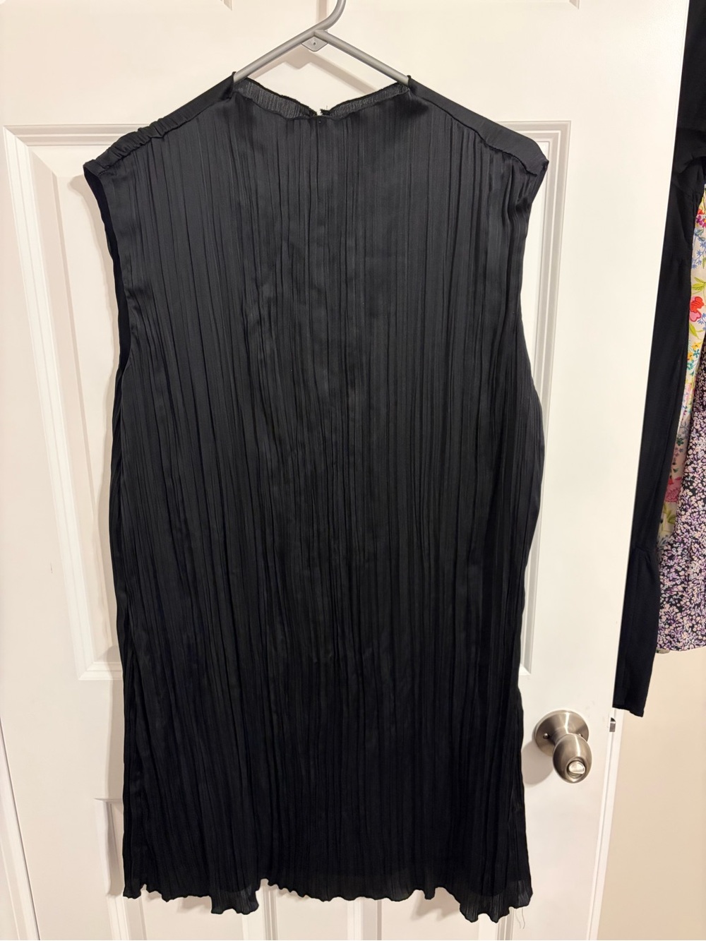 Abercrombie & Fitch Black Satin Pleated Mini Dress high-neck plissé shift style